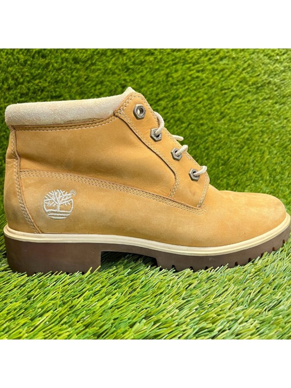 Timberland Nellie Womens Size 8.5 Brown Outdoor‎ Waterproof Ankle Chukka Boots